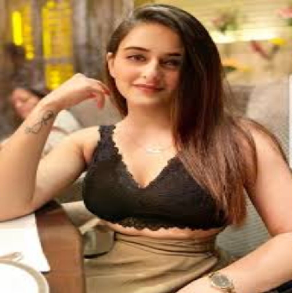 Chennai Call girls, Chennai Brown hair girl indicate in sitting possion